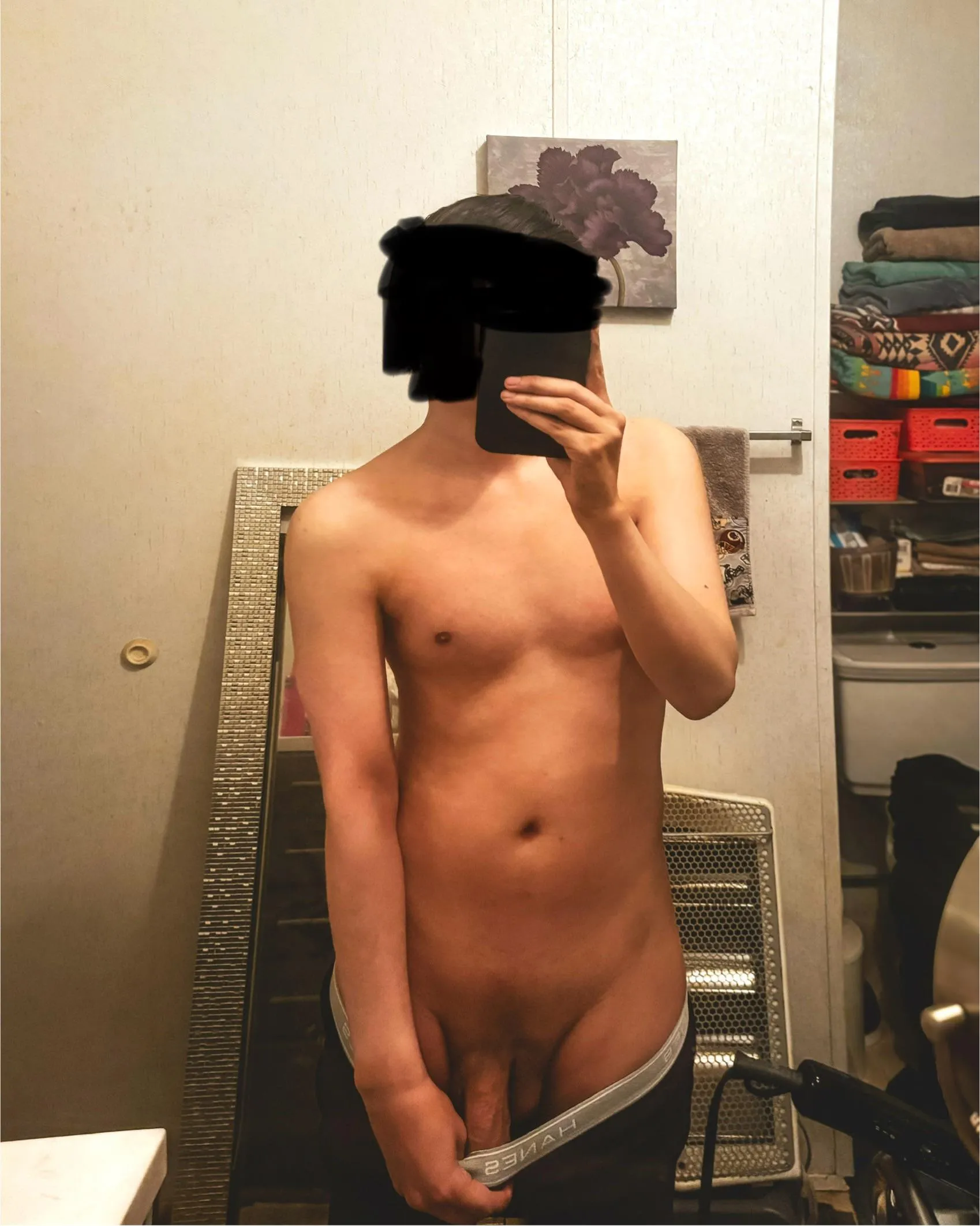 First time doing a shirtless photo, would love to play with someone’s gf/wife soon
