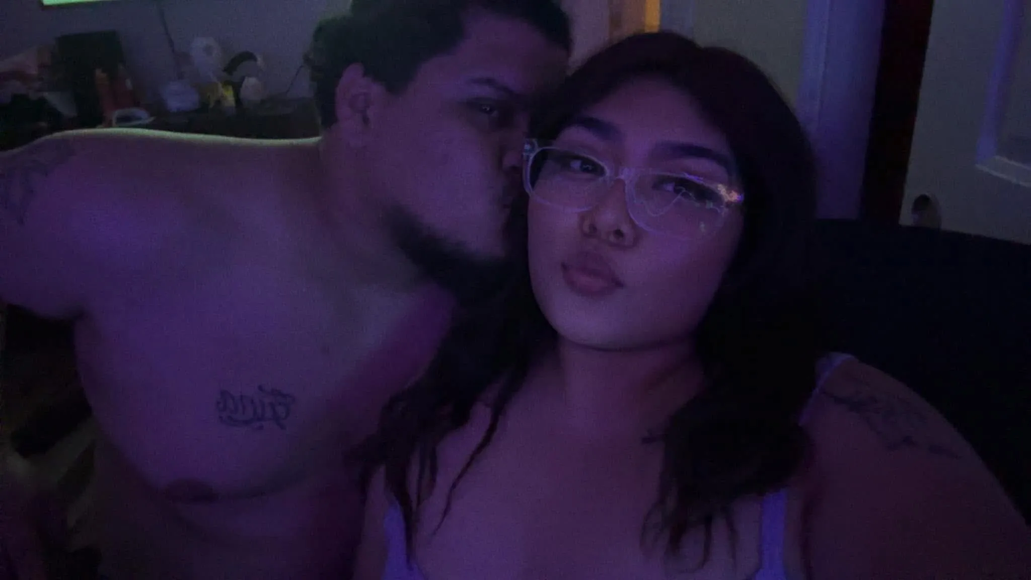 Scottsdale couple DMs open to couples with a bi female or single women around are age m29 f24