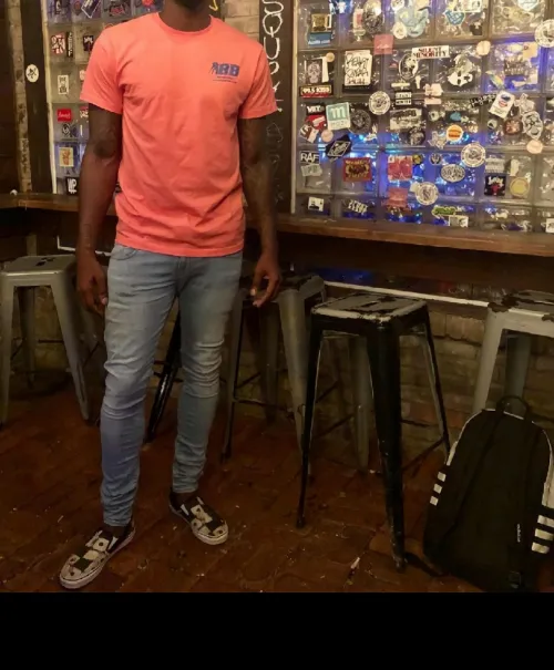 Tall Hung Bull in search of Hotwife