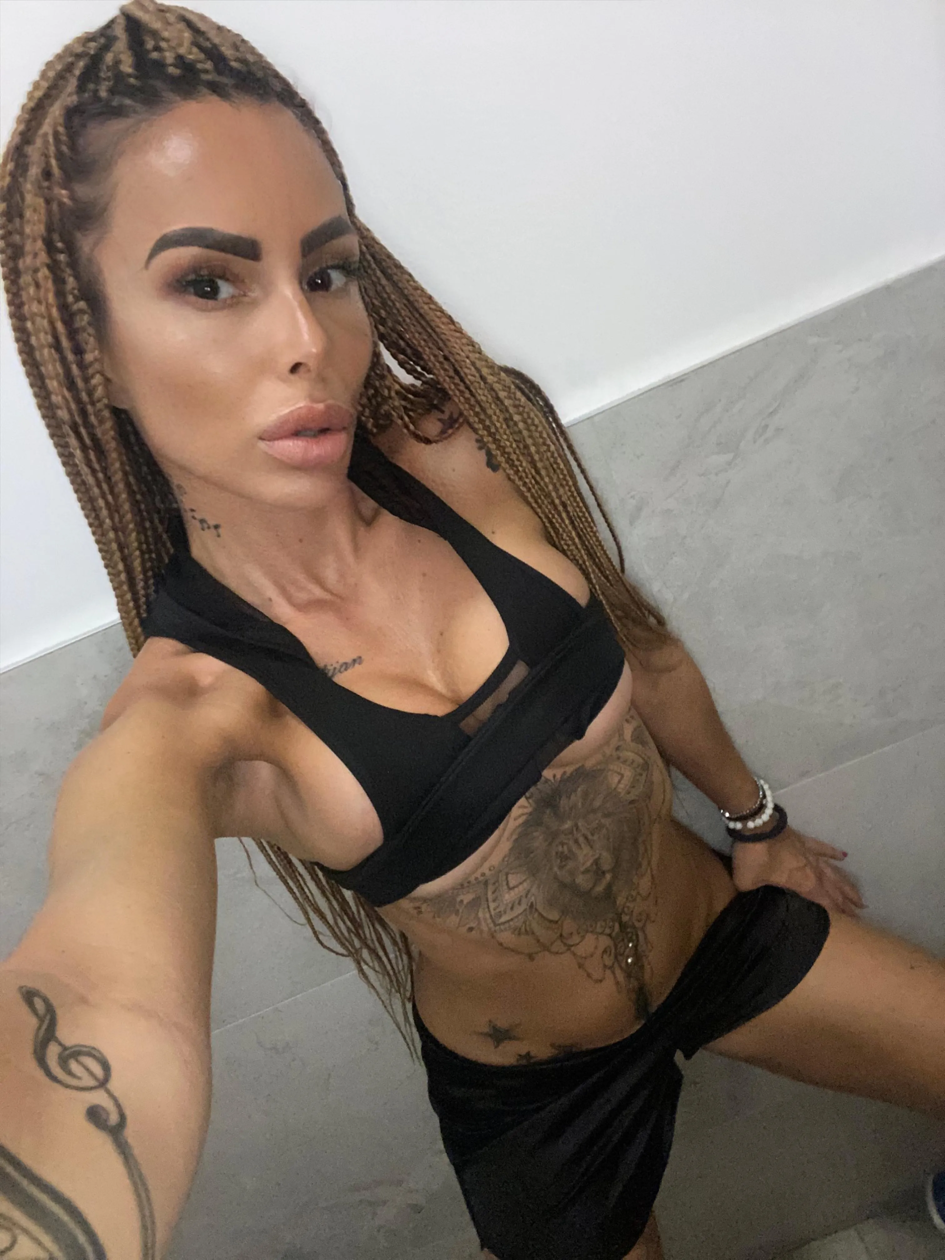 Tattooed girls are the best