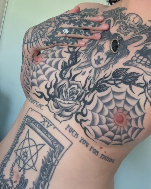 tease me & please me 🖤✨