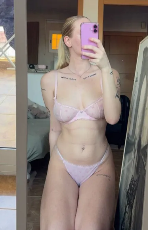 Vad hade du gjort om jag låg bredvid dig daddy? 😘❤️❤️