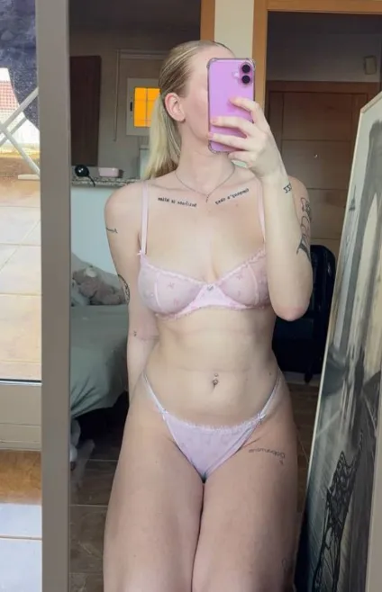 Vad hade du gjort om jag låg bredvid dig daddy? 😘❤️❤️