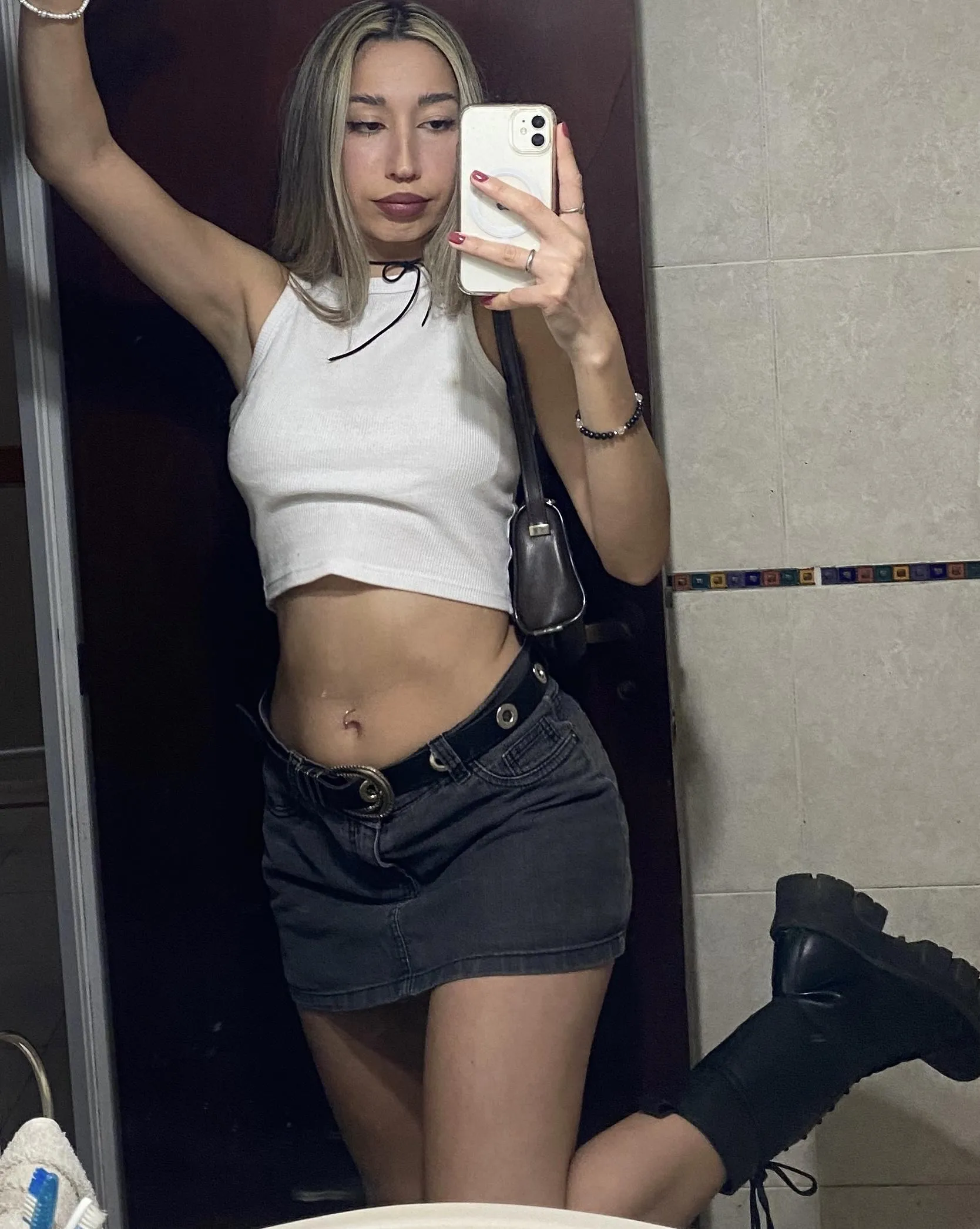 You're hypnotized and you love it, you can't leave it, you're weak for my sub