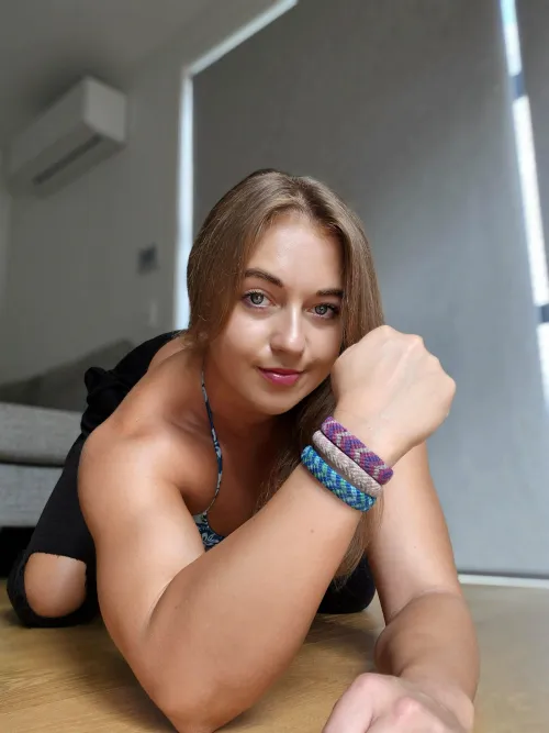 Arm wrestle me, if you win then I'll give you a prize 😉