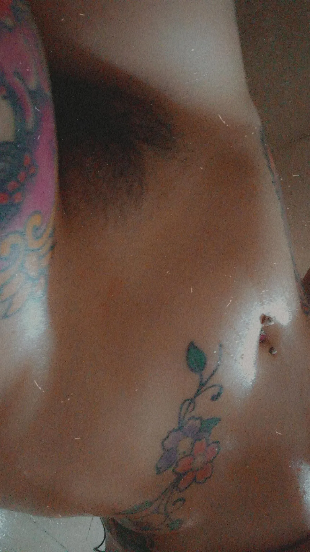 come give me kisses here