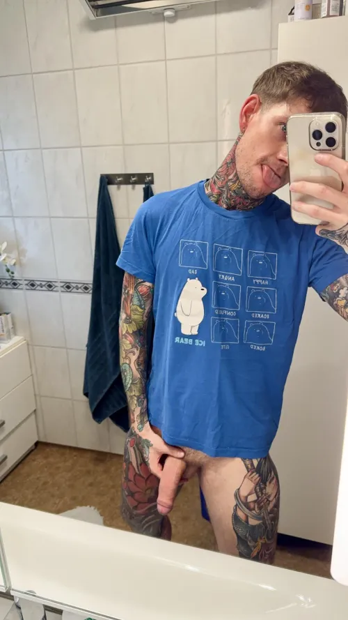 Do you like my T-shirt? 🥹