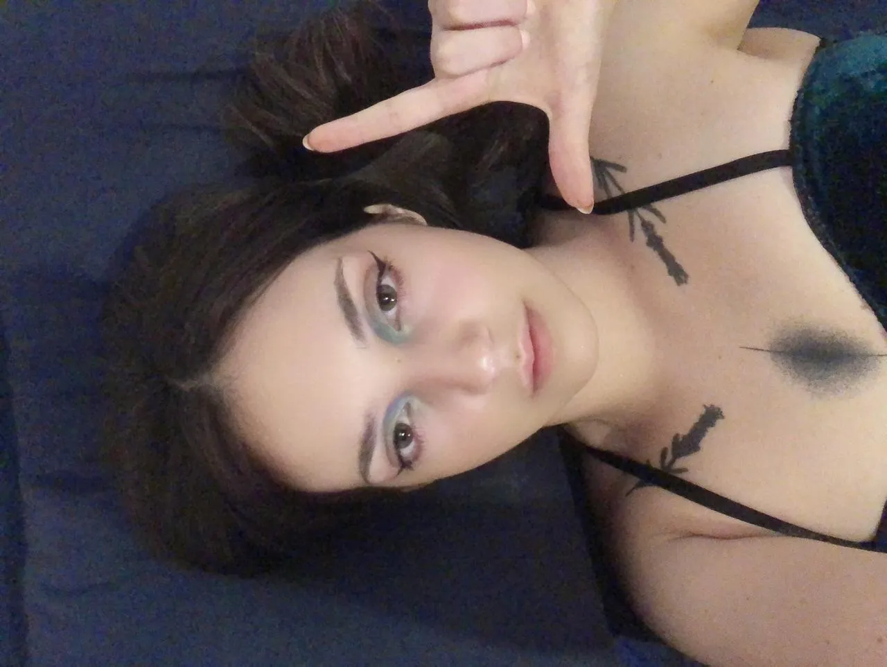 Do you think a loser like you can have me? The only place you belong is under my feet ⛓️🐖⛓️