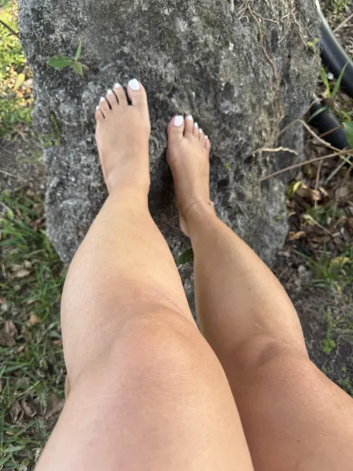 Does anyone like my legs??