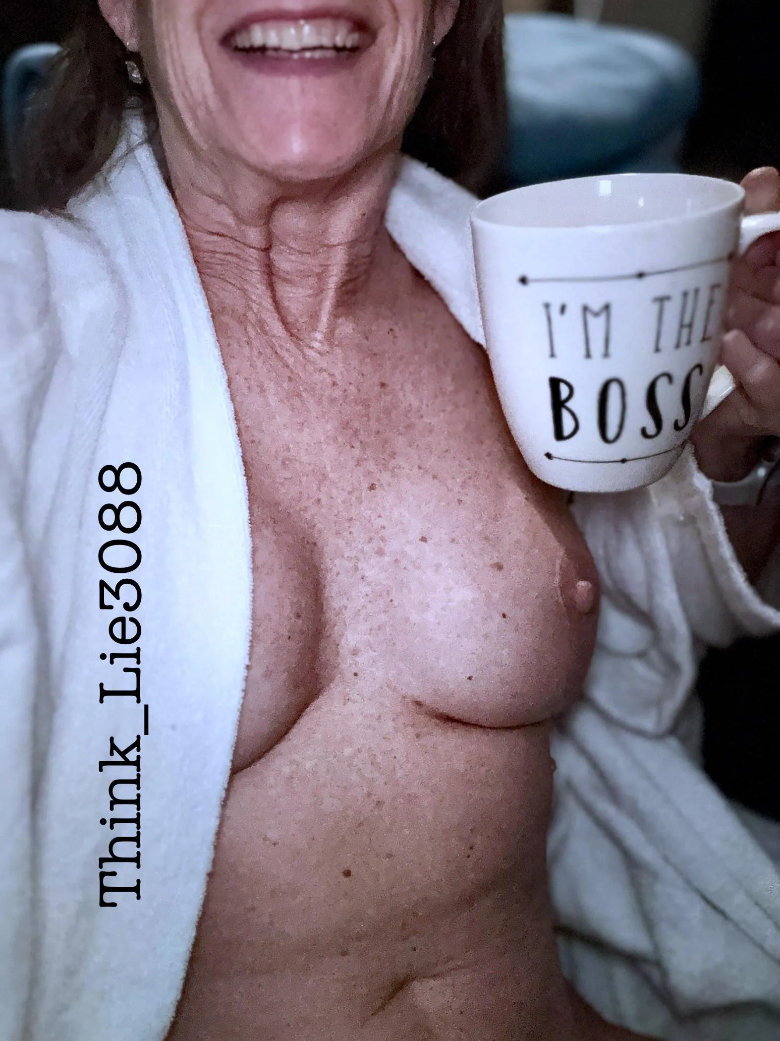 Early start to another Monday ☕️ Thanks for joining me for coffee😘