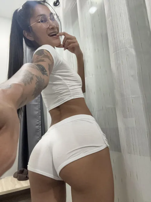 I am a good asian girl, I promisse!