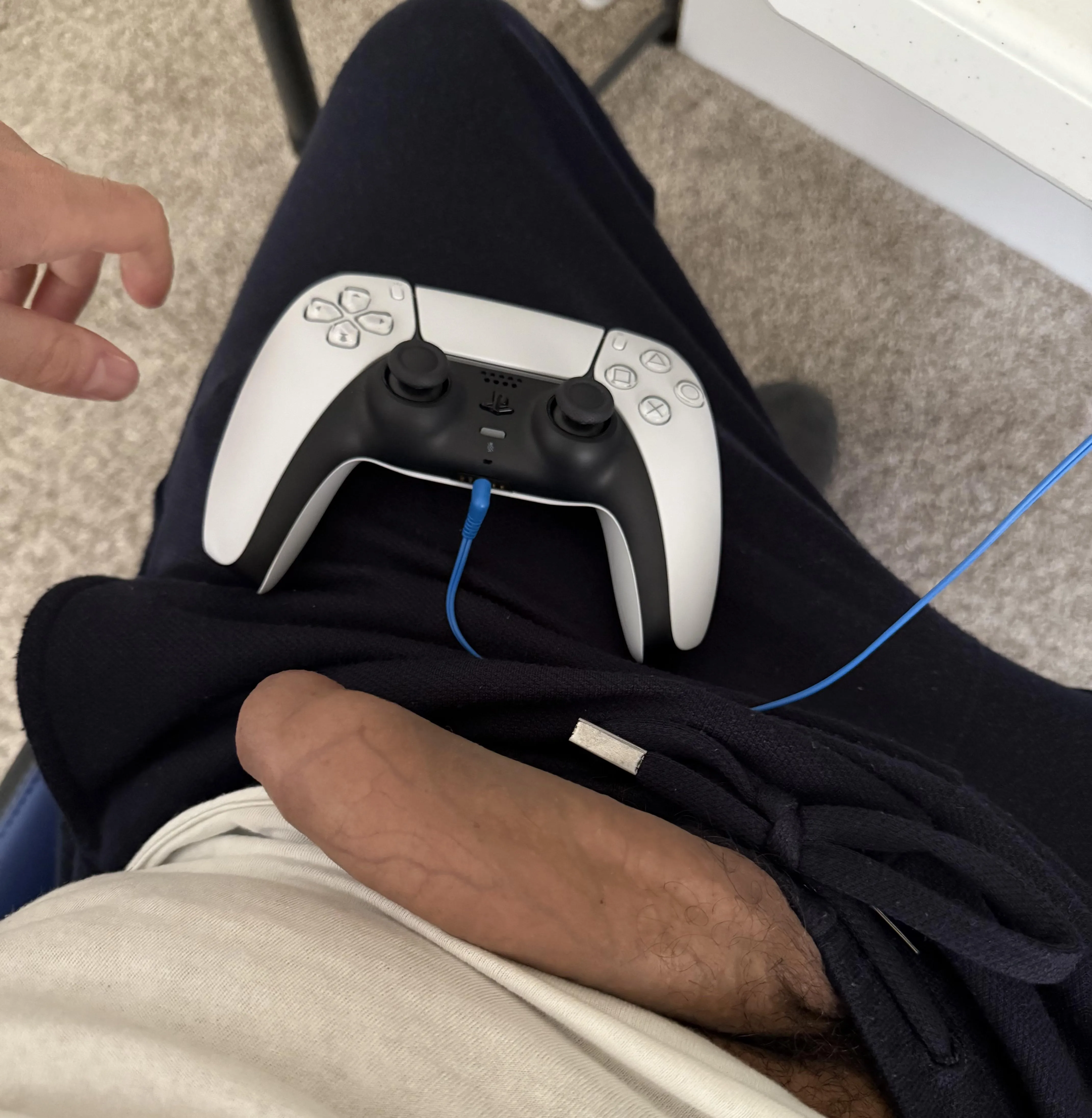 If I sent this pic to you in game chat, you coming over? 🎮