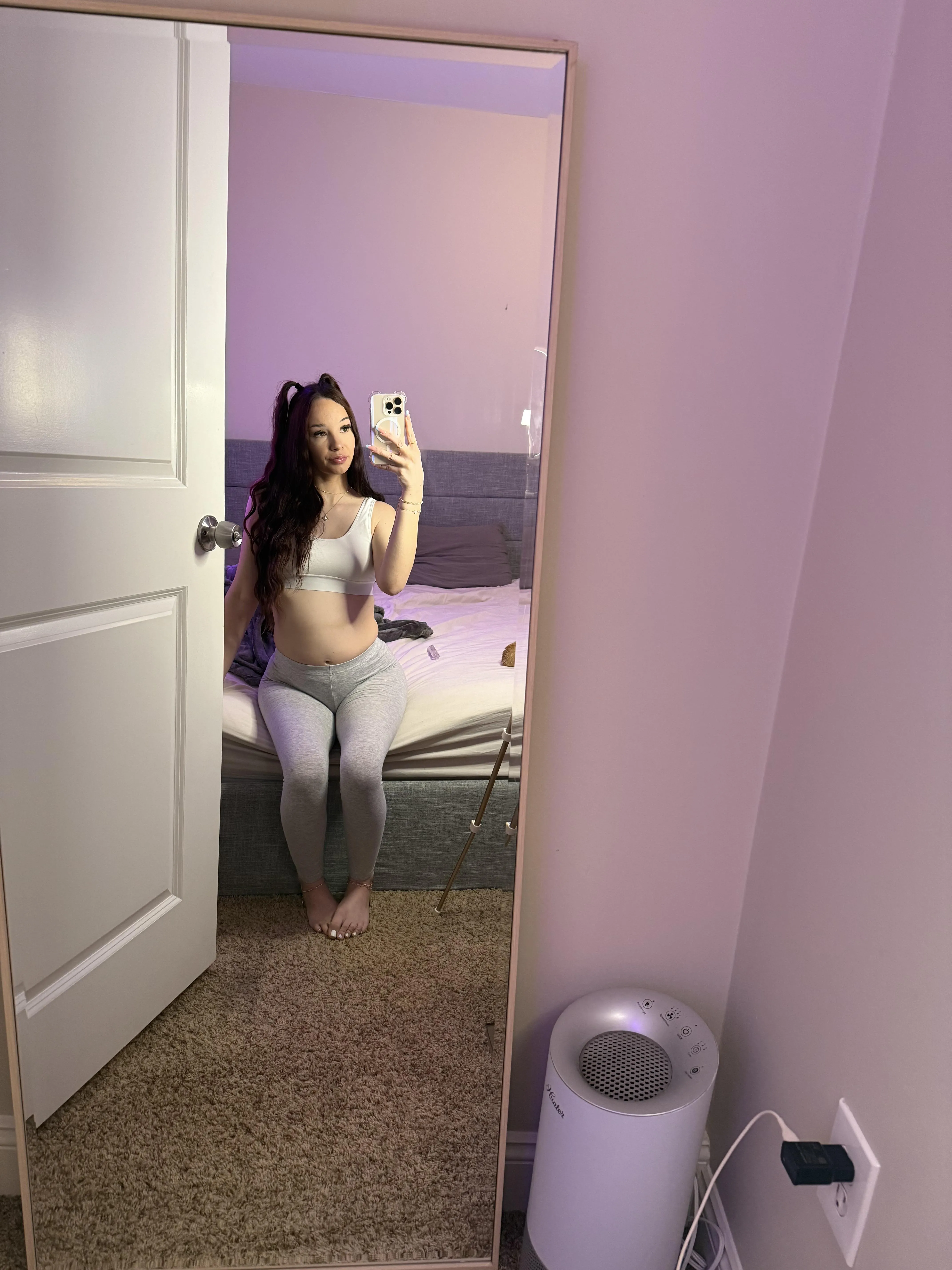 Love my pregnant petite body