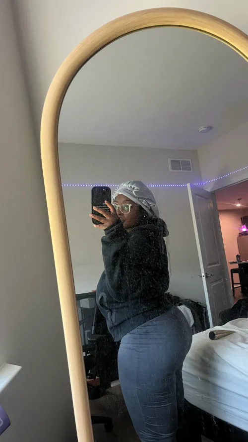 when he says “ show me how you look rn, LIKE right now”