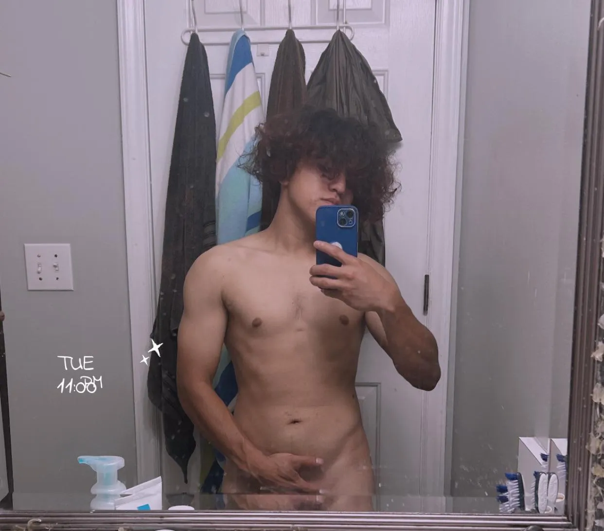 Can someone with a ee phone number help me out?? Pls pls