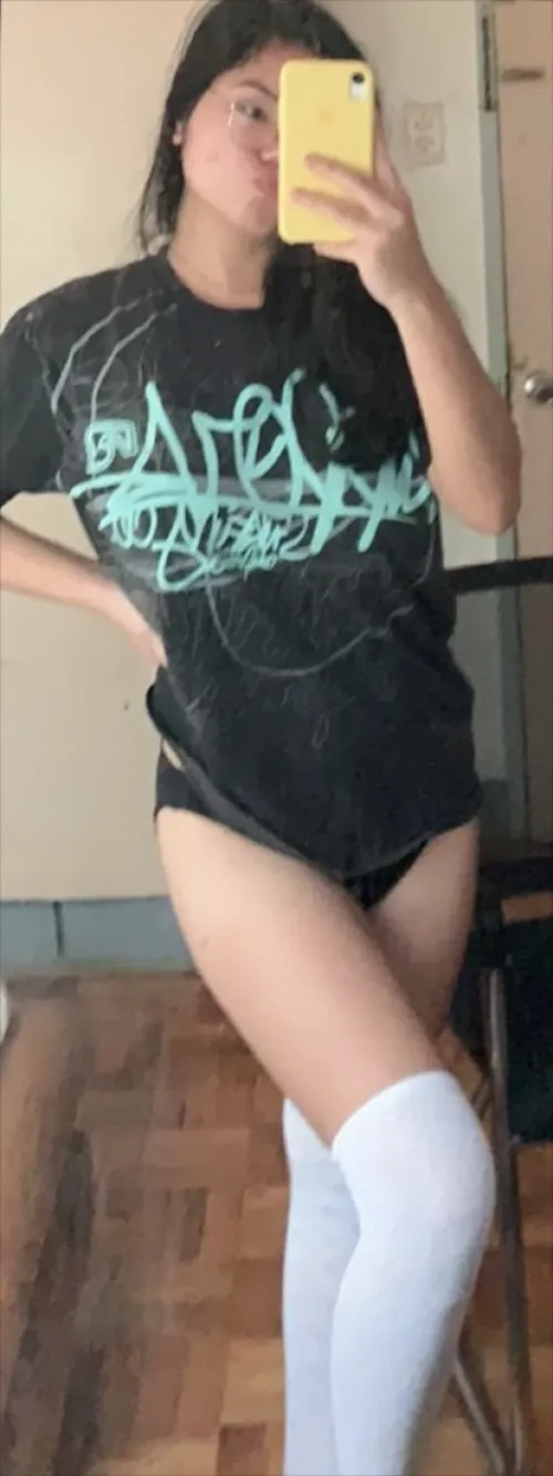 Do I look sexy in this outfit?