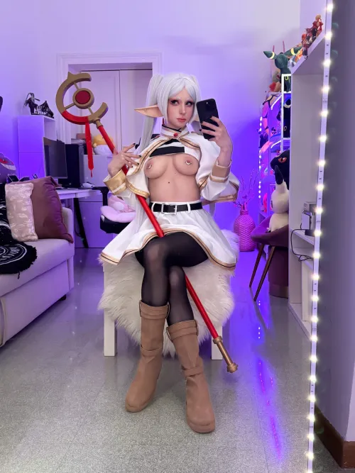 Frieren cosplay by Shiroktsne