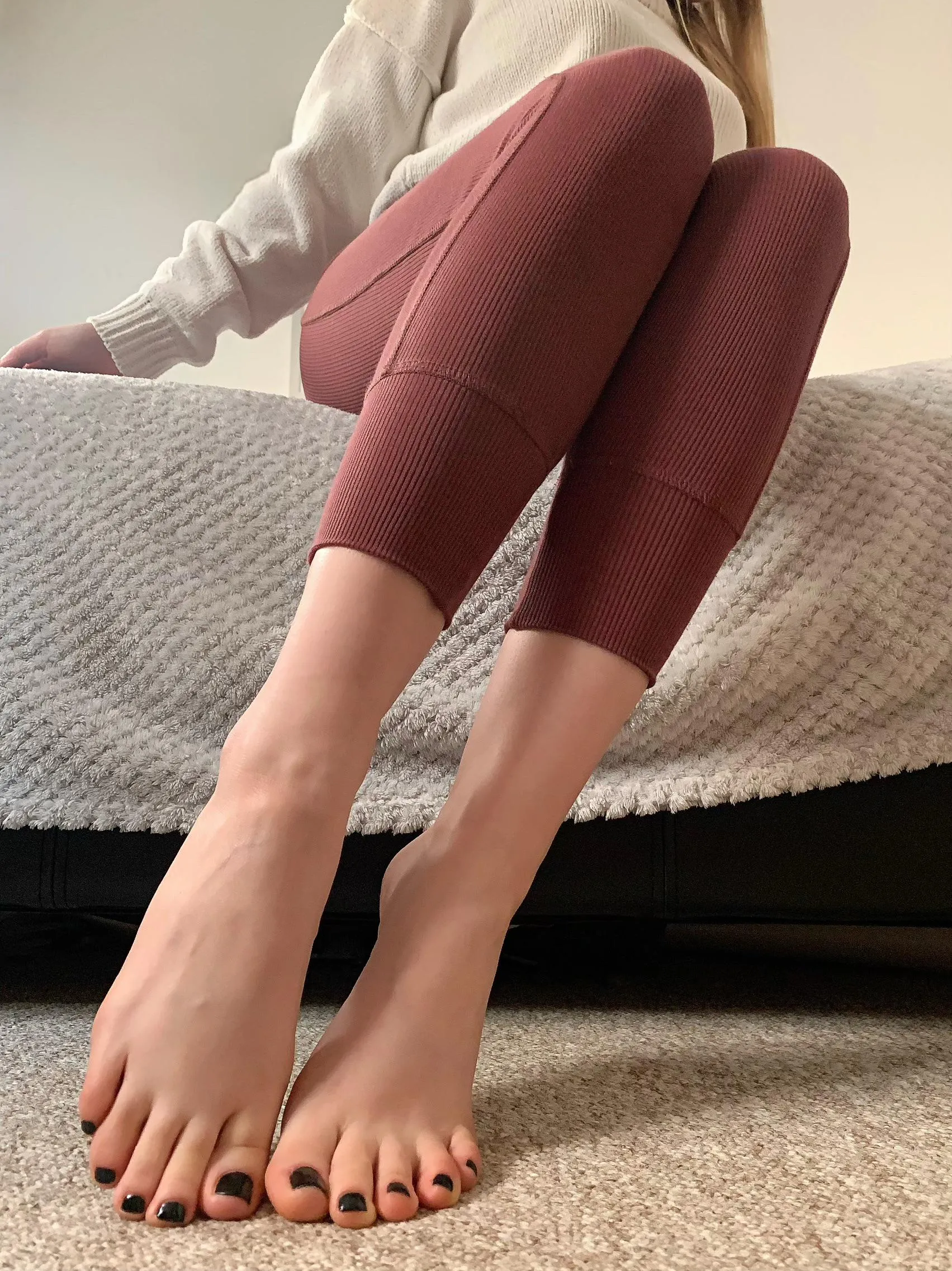 Hope you like my toes 🙈