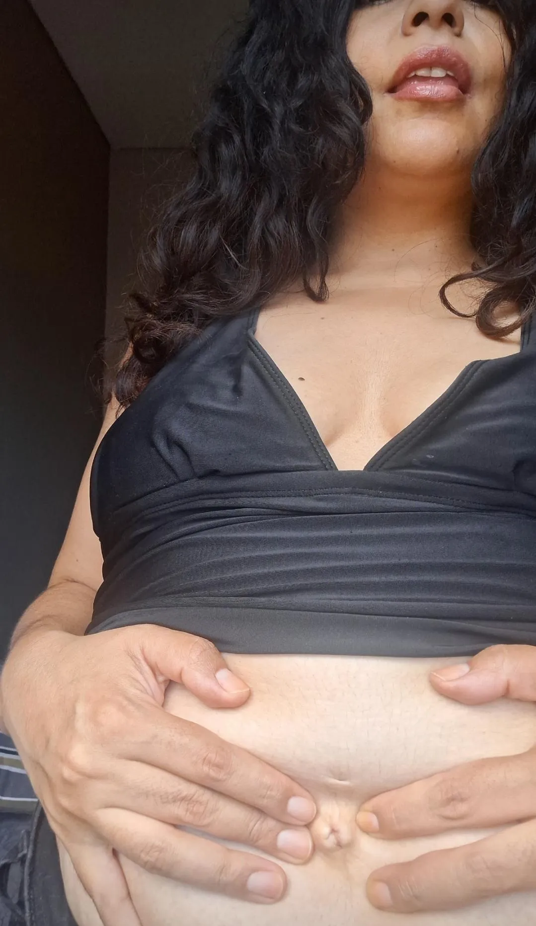 My bellybutton outside