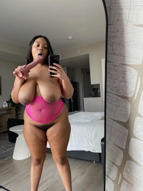 Say yes if you'd jerk off to my nudes and ill send you some. I do send.