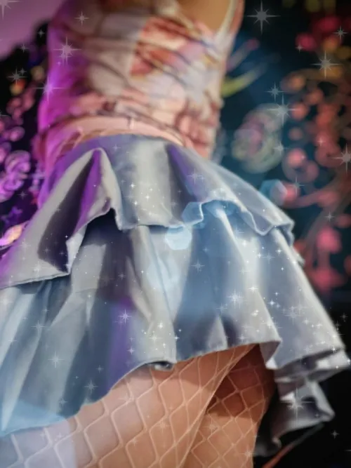 Them tight thighs.... would they hold you up? 😇 [nsfw]