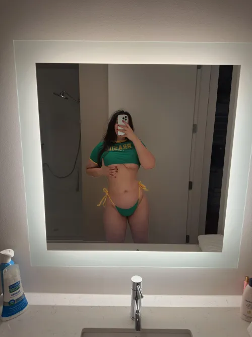 Come see my long legs!