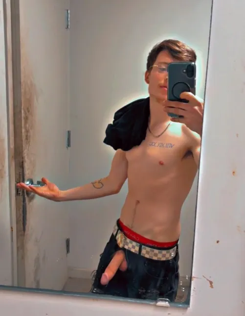 Come suck it real quick while I’m on break