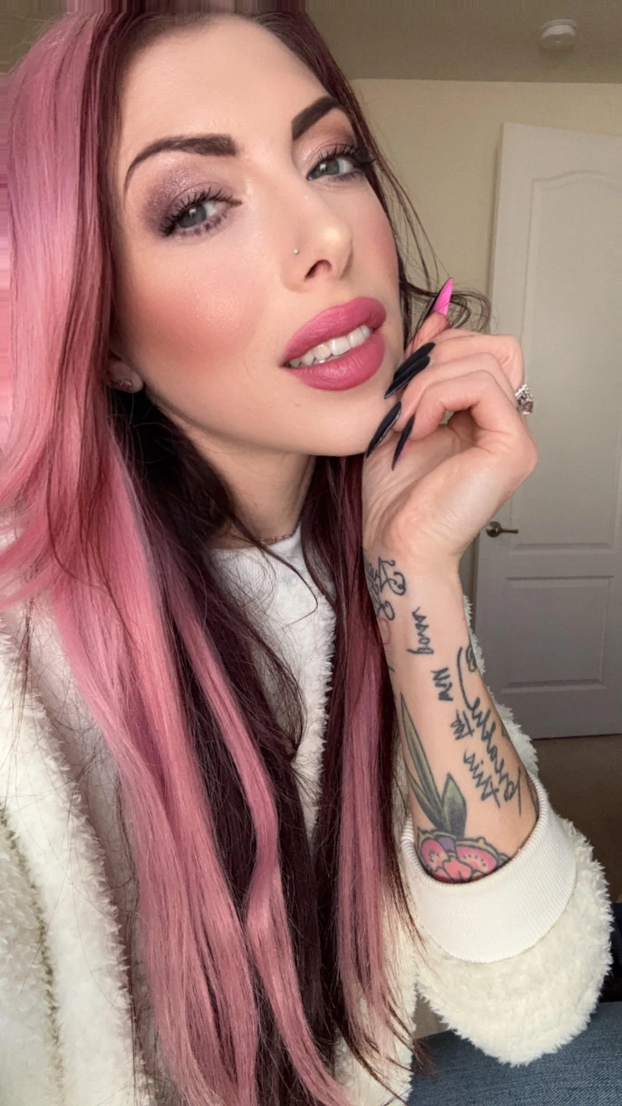 Go ahead & start the New Year by serving a real Goddess✨