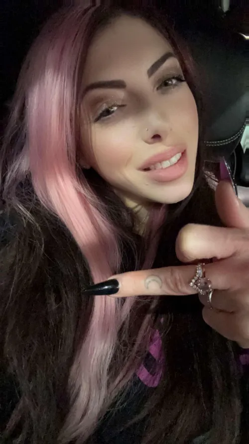 I know you want to say hello 🥵