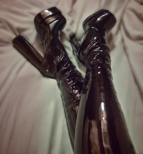 It's your job to keep them spotless.. 🧎‍♂️