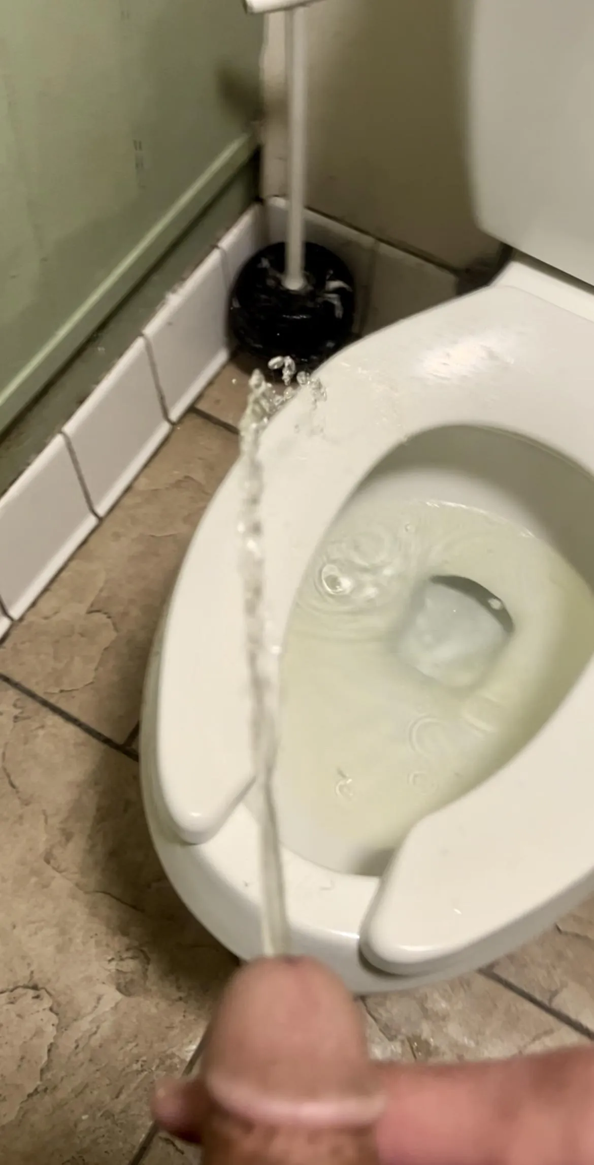 Open your MOUTH so I can FILL it up with my pee 😈😈🤭🤭