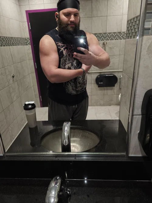 34 m4mf Akron - can I help your wife please you?