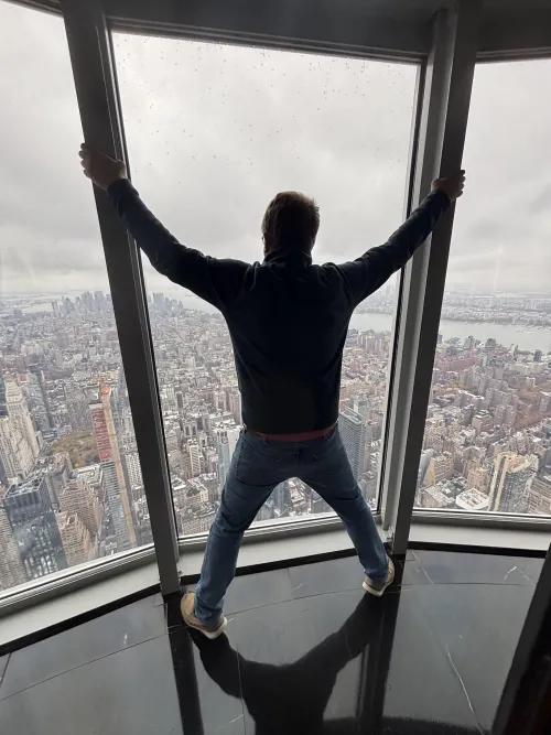 49 [m4f] Keller - who wants to meet somewhere tonight, KT, Schotzees?