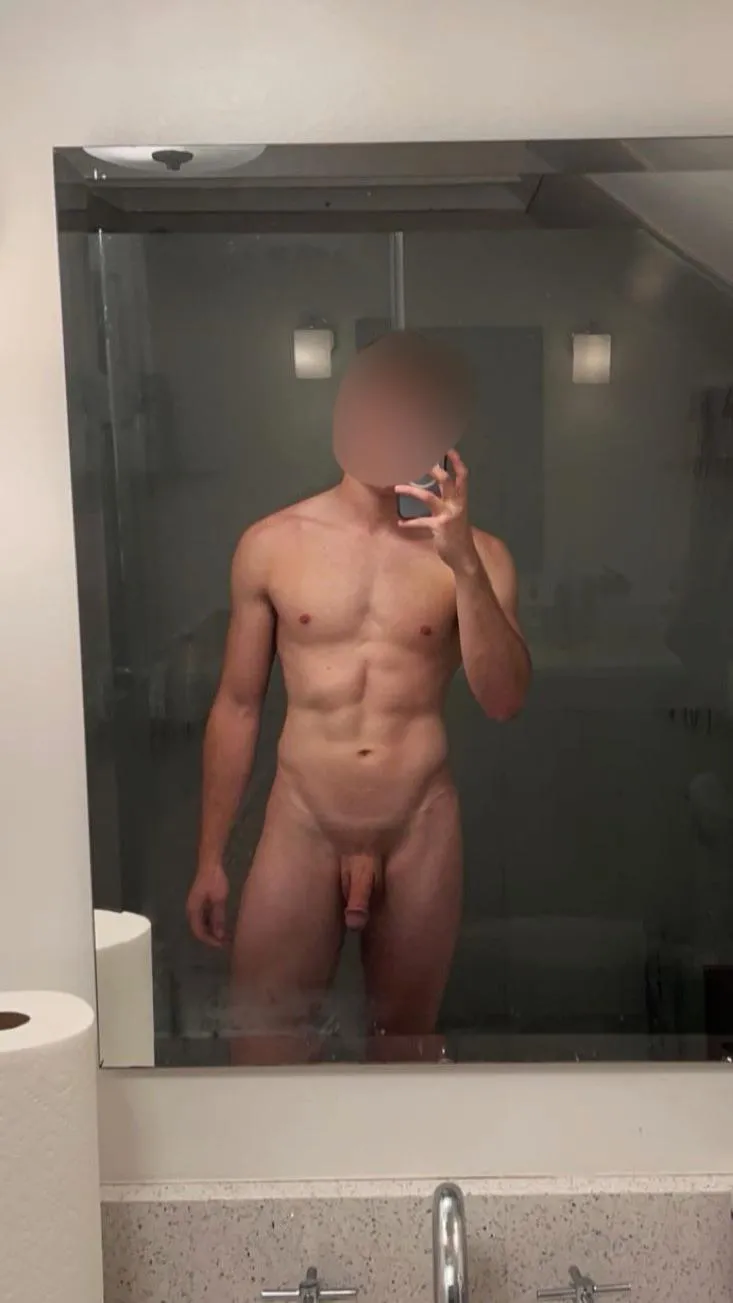 First post here, 23 yr old college student✌️who wants to see more?