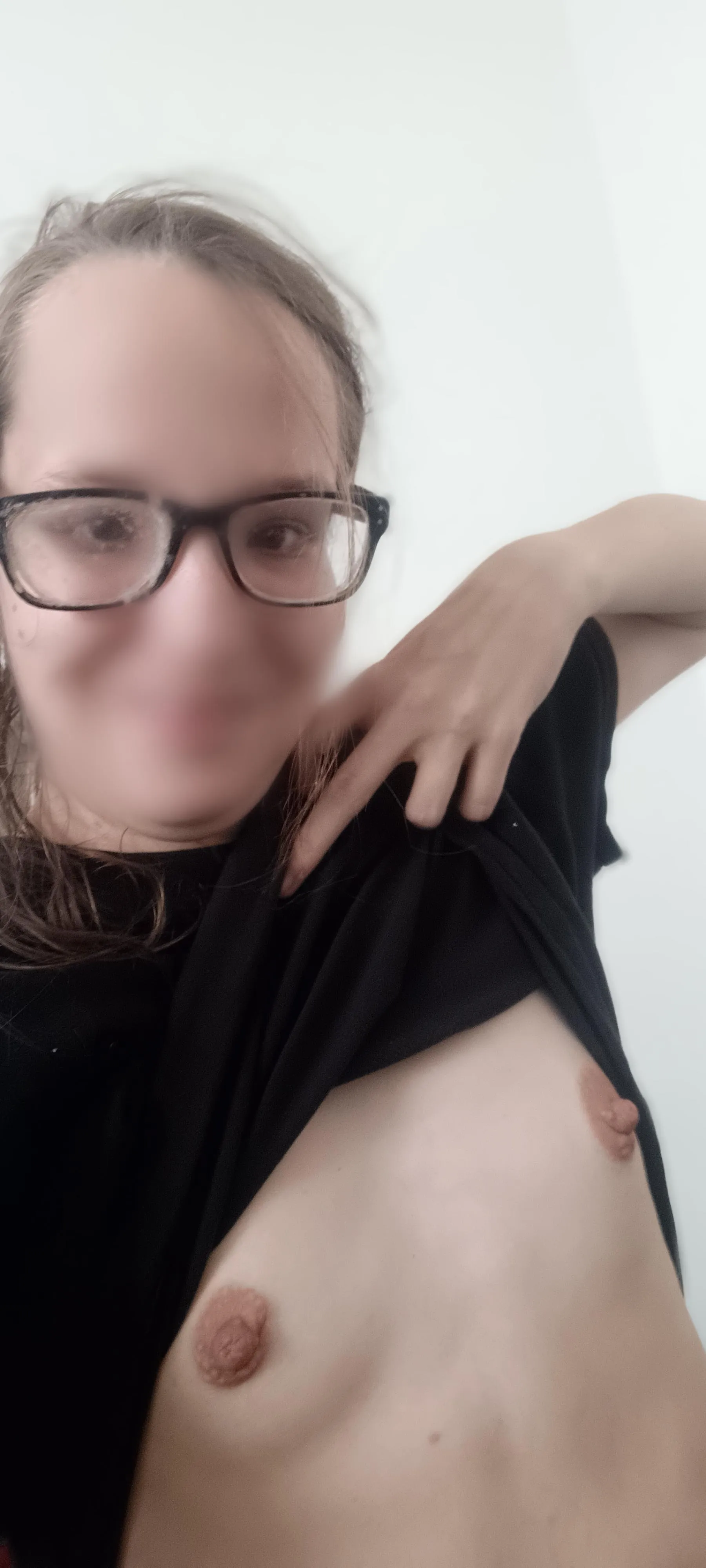 Hello thers I enjoy being a nerd.