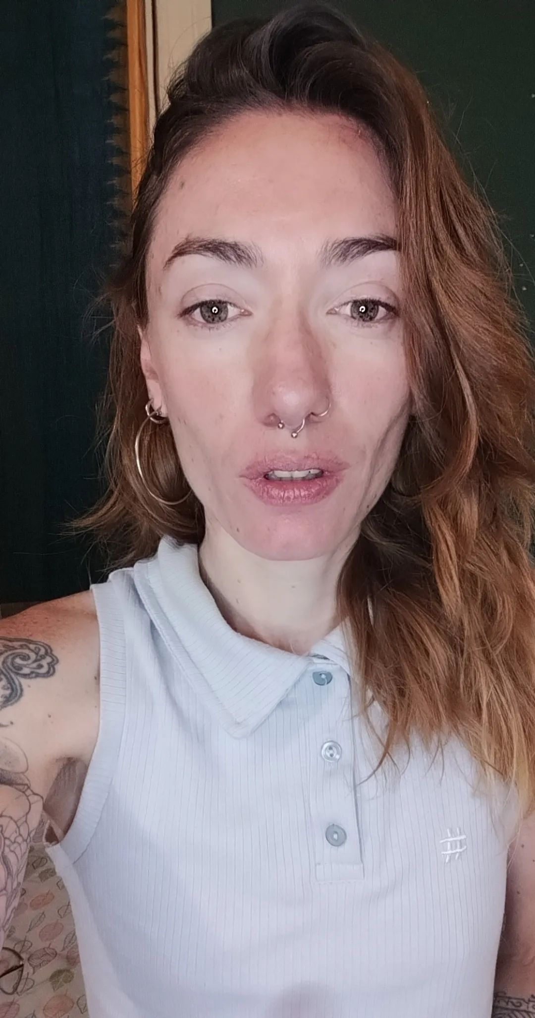 Hi! Look at my eyes! I'm oink like Sakura!