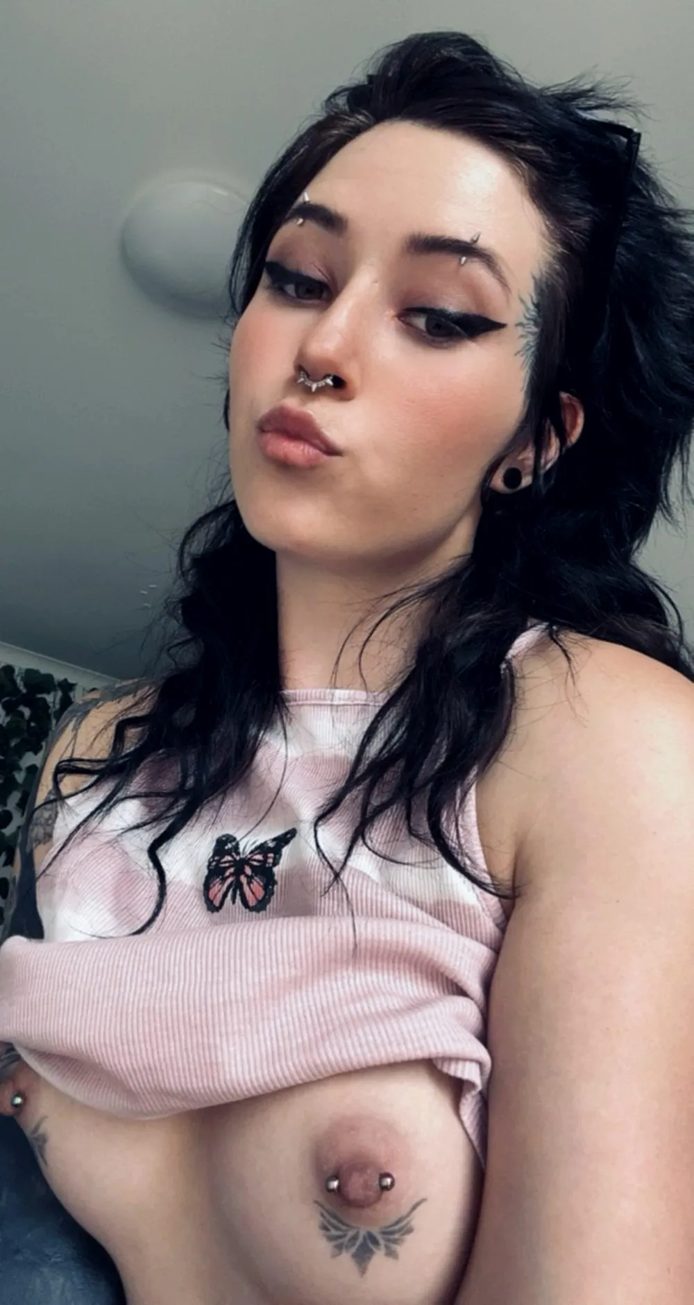 I like showing older men my decoration