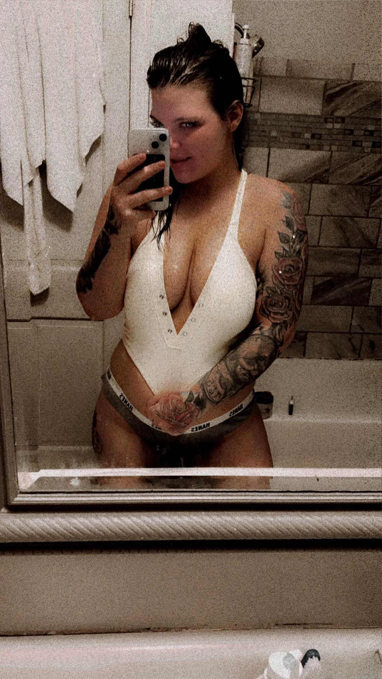 I’m looking for someone to make content with,  info in bio.