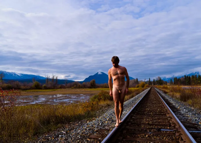 Lonesome train on a lonesome track
I'm going away, ain't coming back...