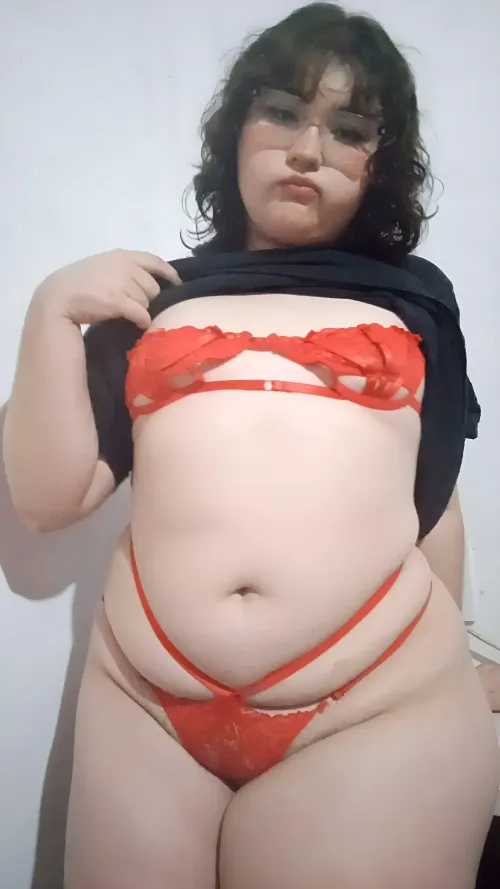 red looks good on me :3