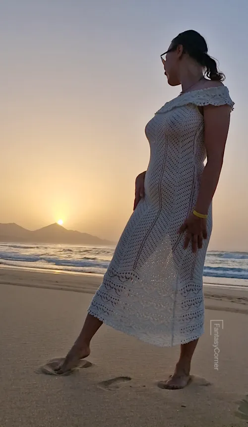 The light of the sunset reveals everything