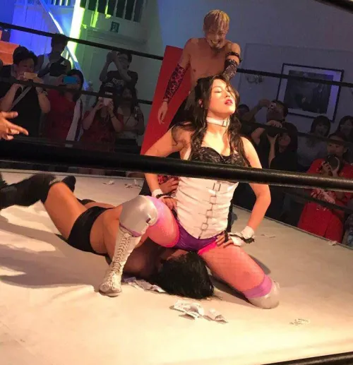 Todays facesitting/stinkface