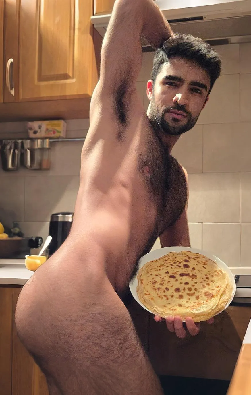 Would you like to try my pancakes…🥞 or me?🍑😏