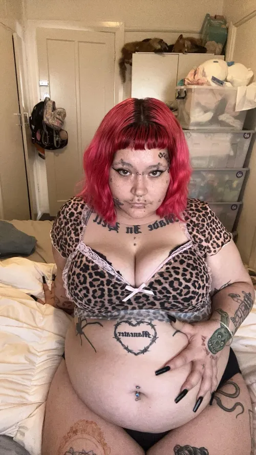 boobs or belly ? 🩷