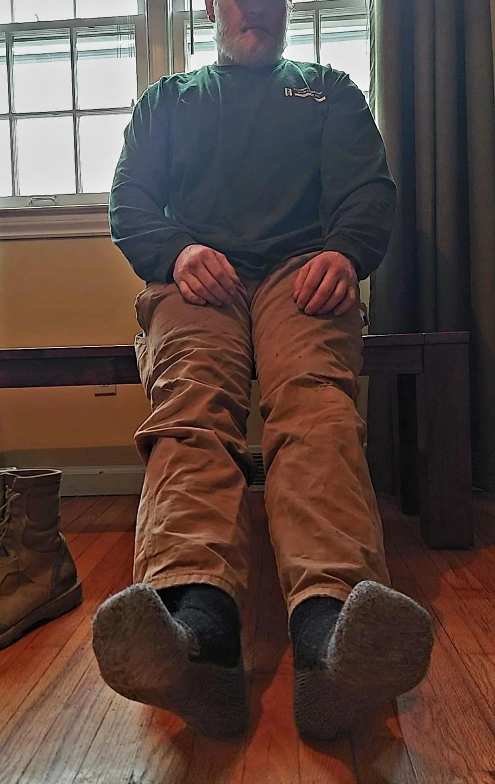 Come and smell my Dickies work socks. Been wearing them all week and they reek. (49)