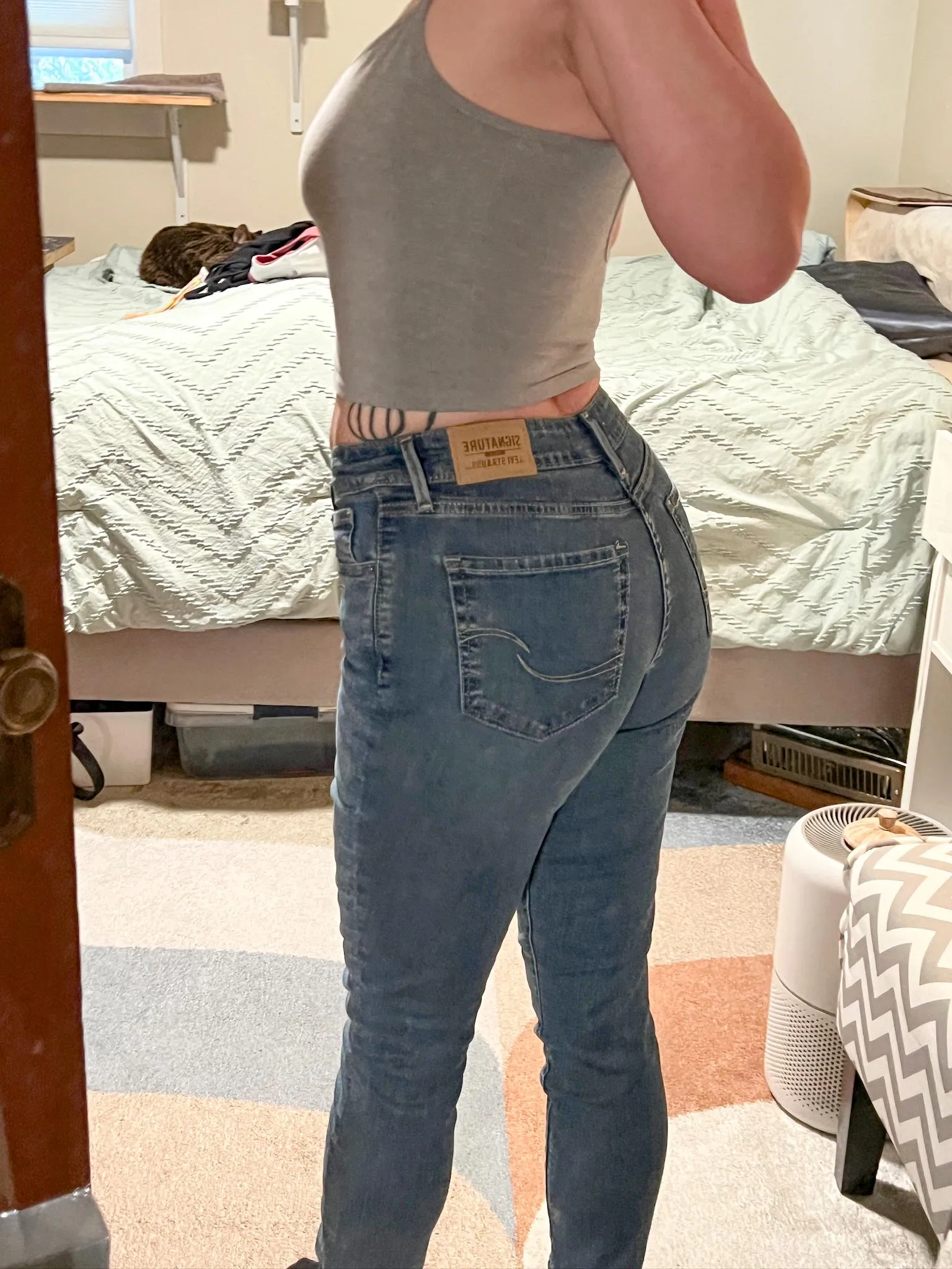 Finally found a pair of jeans that fit me really well!