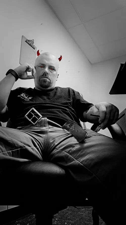 Gonna be in Glenville tonight. Interested in females or couples