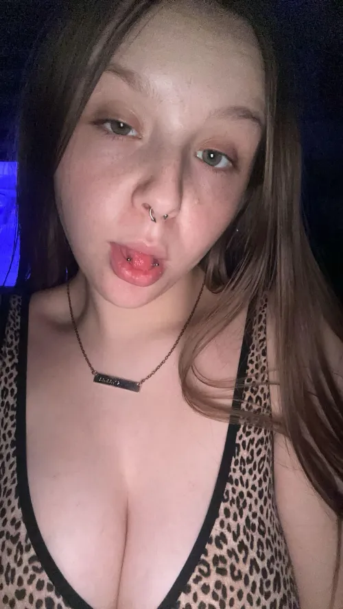 kiss me all over my body.. I like that