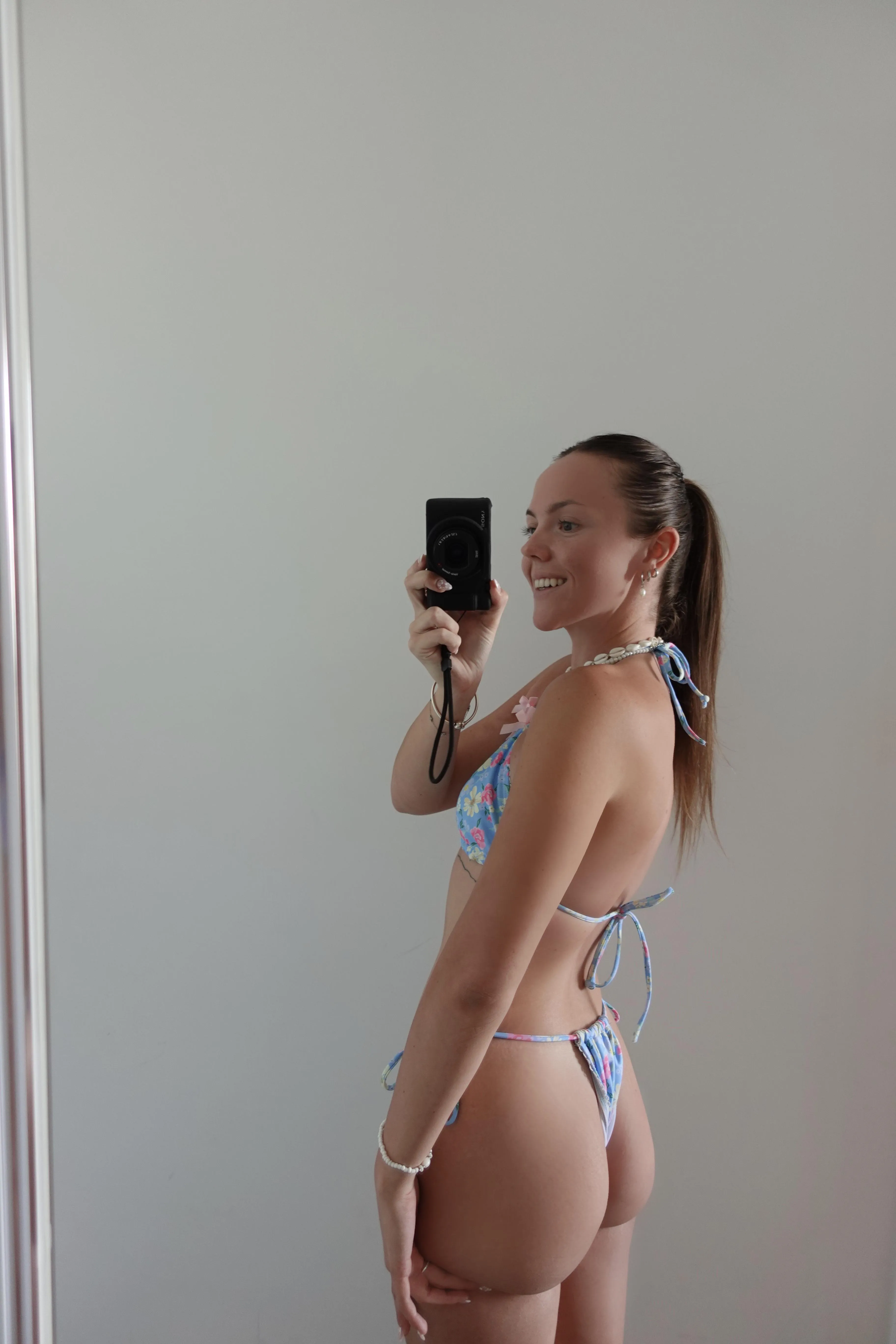 Mirror mirror on the wall, who's the hottest of them all