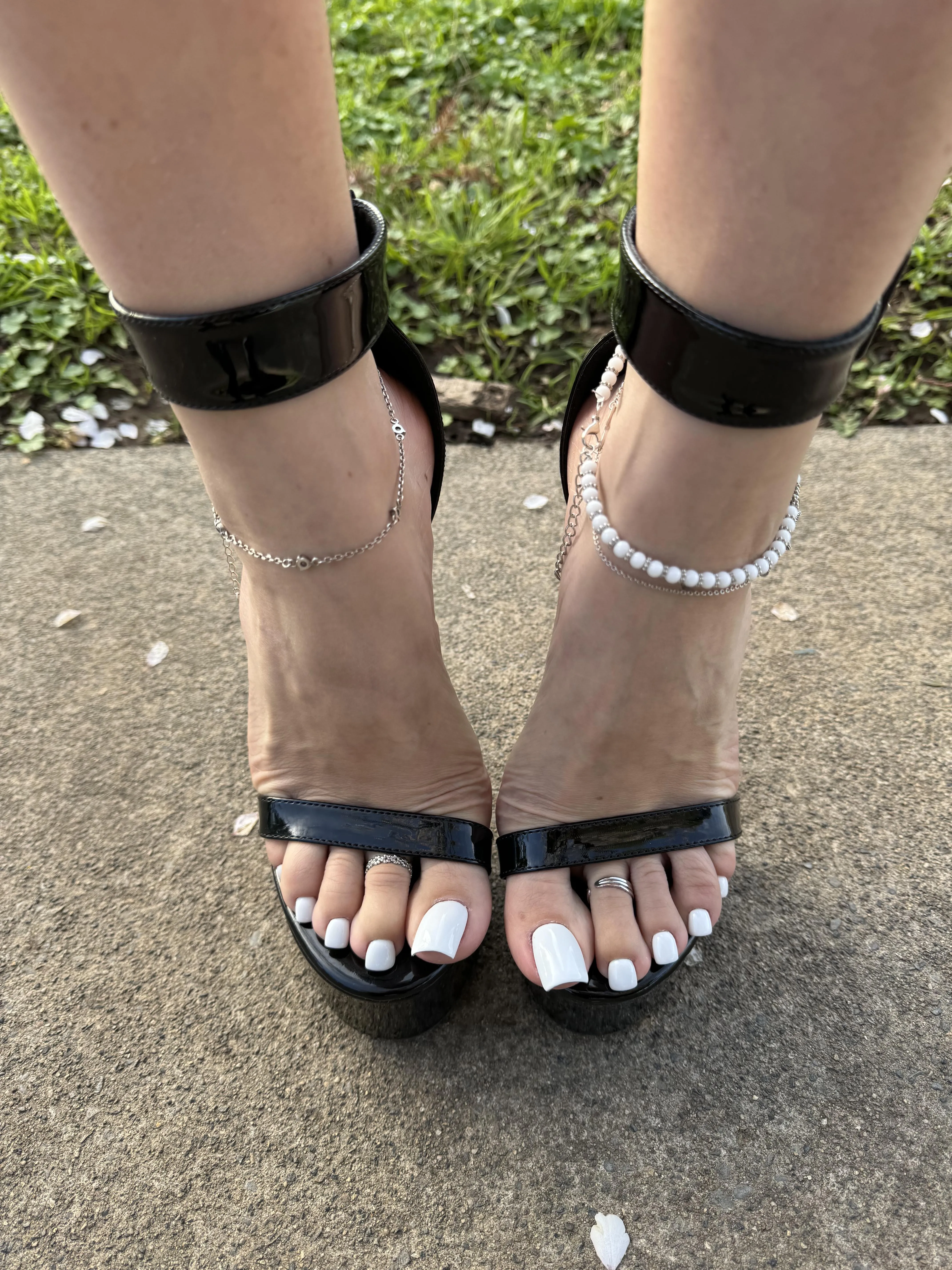 My one of the sexiest heels 🤍